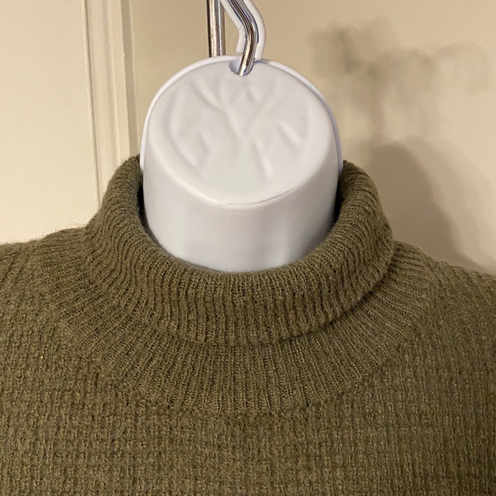 American Vintage Turtleneck - Picture 3 of 9